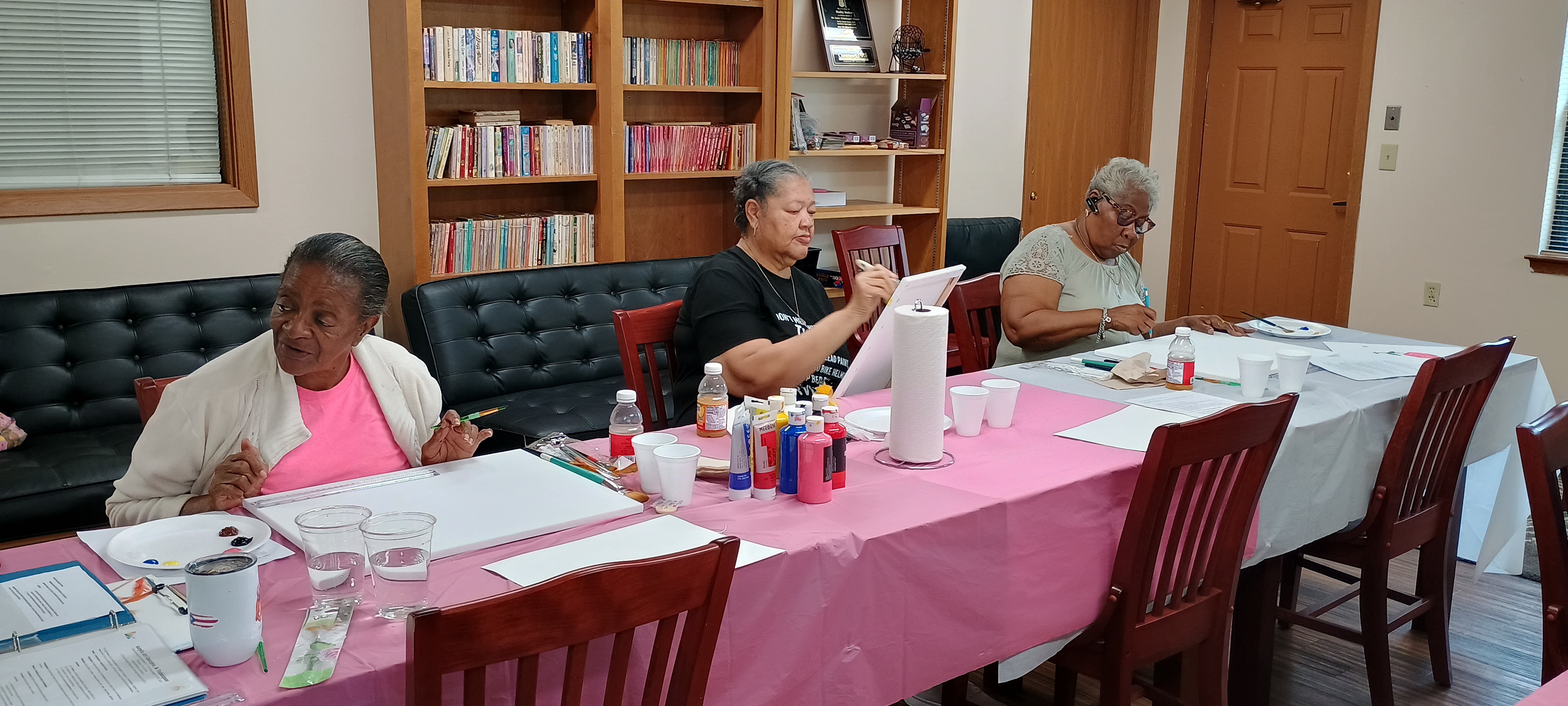 Art classes at Shelby Station through the Art Course Grant